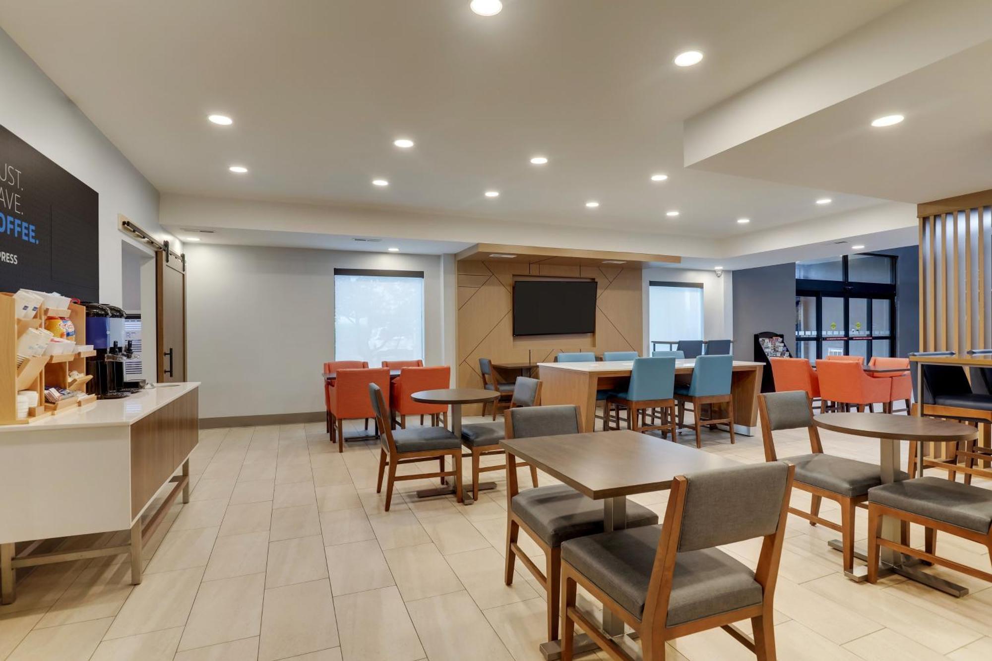 Holiday Inn Express Lexington Southwest Nicholasville By Ihg Exterior photo