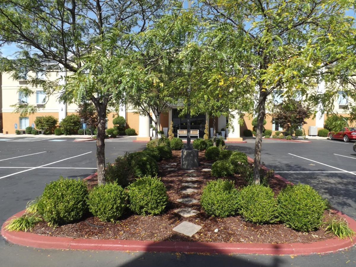 Holiday Inn Express Lexington Southwest Nicholasville By Ihg Exterior photo